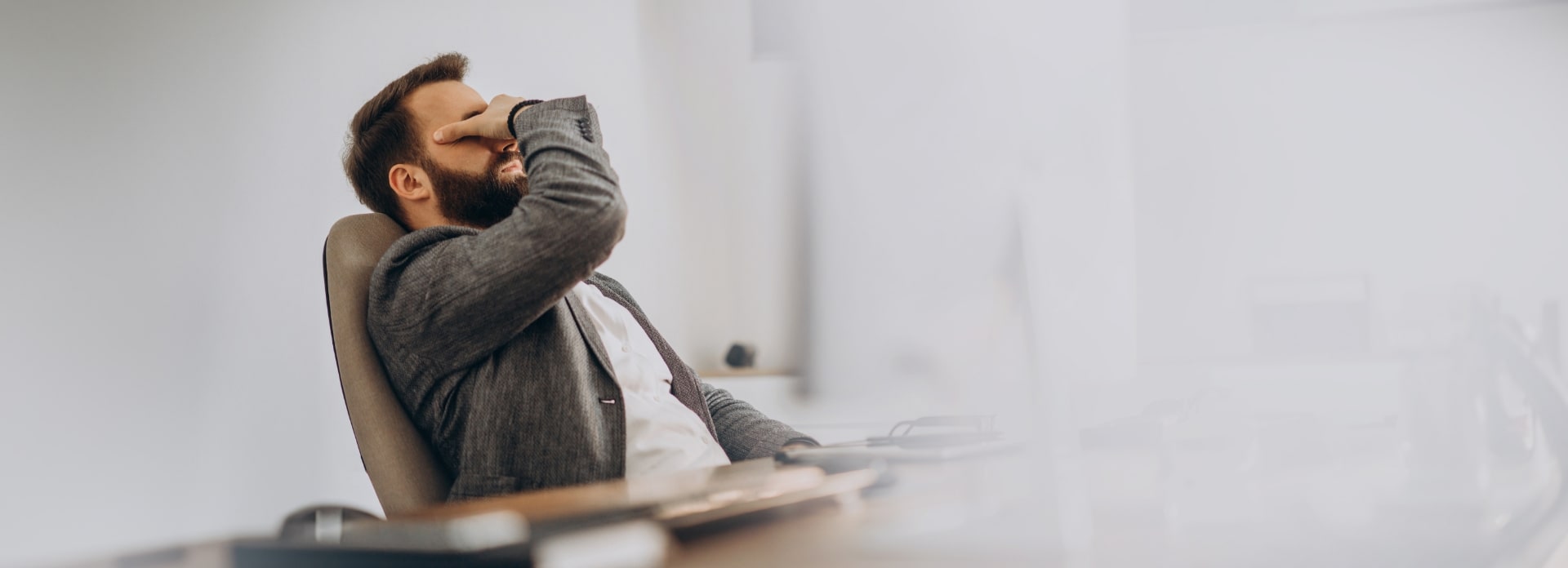 zamestnanci_pozadie-min